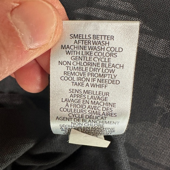 Travis Mathew Shirt Mens Small Black Gray Camo‎ Island Print Polo Activewear - Picture 8 of 9